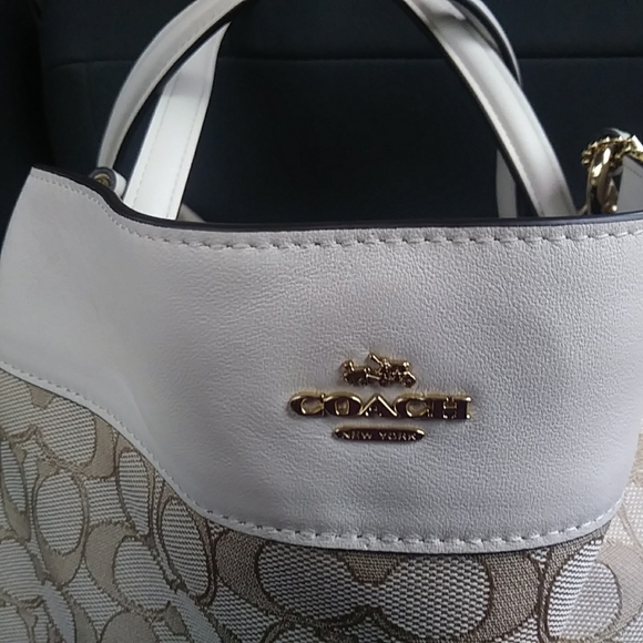 Coach purse - Picture 2 of 3